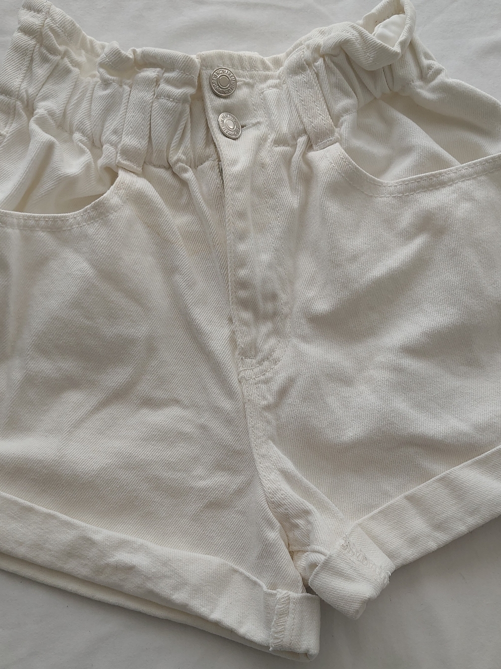 Forever 21 White Elastic Waist Shorts Size Small